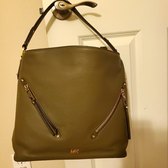s-l400.jpg Michael Kors Evie Hobo Bag NWT